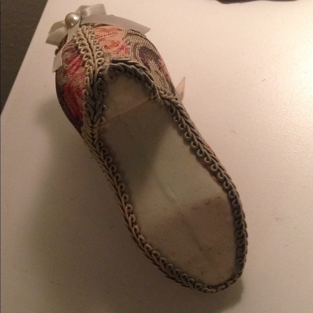 Trinket Shoe - Picture 4 of 4